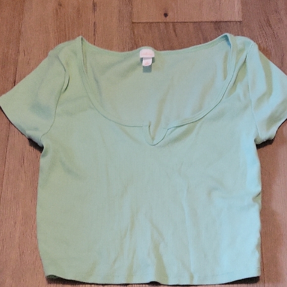 Colsie Green Top Size Medium - Picture 1 of 2